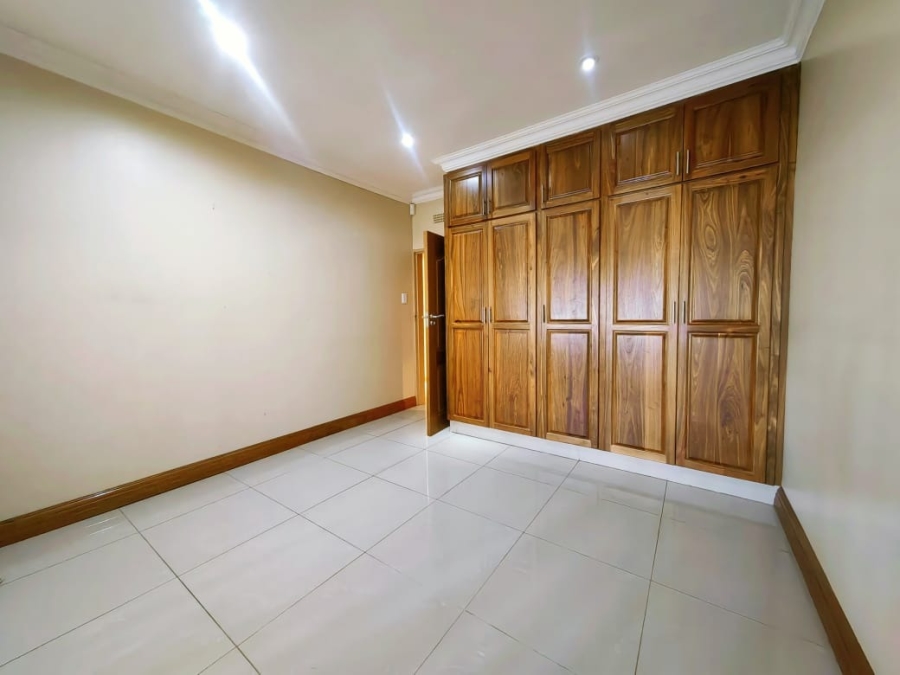 5 Bedroom Property for Sale in Grimbeeck Park North West